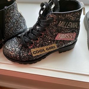 Girls treandy glittery boots
